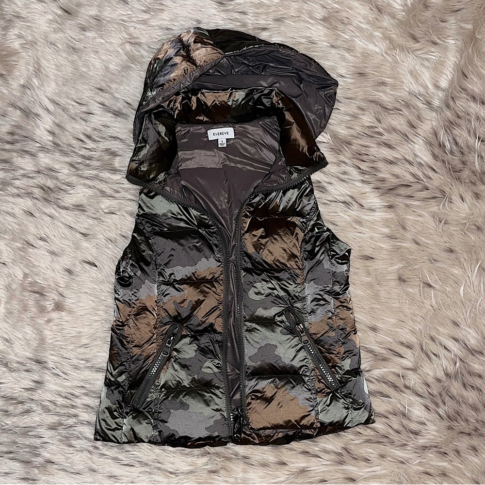 Evereve Malone Camo Puffer Vest